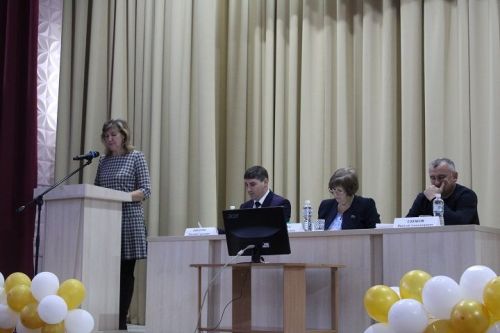 Авырлыкларга зарланмыйлар, аларны бергәләп хәл итәләр