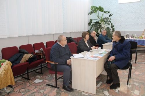 Авырлыкларга зарланмыйлар, аларны бергәләп хәл итәләр