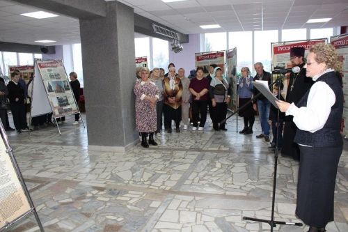 9 октября в Новошешминском районном Доме культуры открылась выставка «Русская Голгофа»