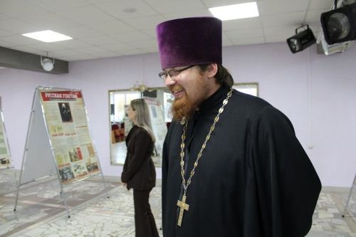 9 октября в Новошешминском районном Доме культуры открылась выставка «Русская Голгофа»
