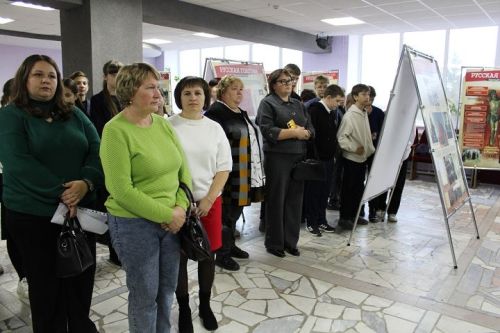 9 октября в Новошешминском районном Доме культуры открылась выставка «Русская Голгофа»