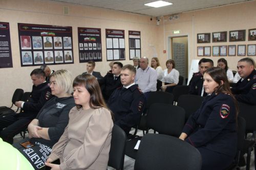 Служба отважных, праздник добра: в Новошешминске чествовали полицейских