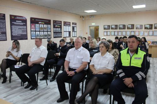 Служба отважных, праздник добра: в Новошешминске чествовали полицейских