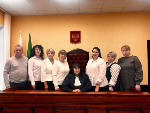 Трудятся, обеспечивая правосудие