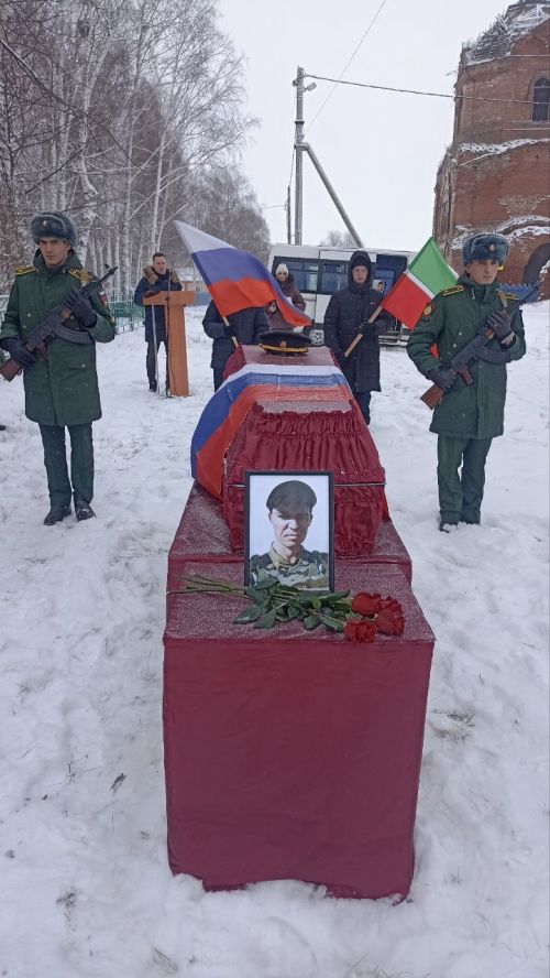 В Слободе Екатерининской простились с бойцом, погибшим в зоне СВО