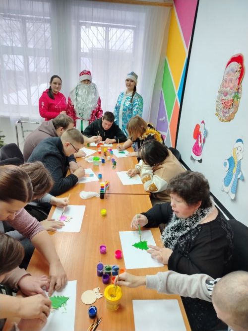 Новогодняя забота: Движение Первых — подопечным Новошешминского ДИПИ и КЦСОН «Забота»