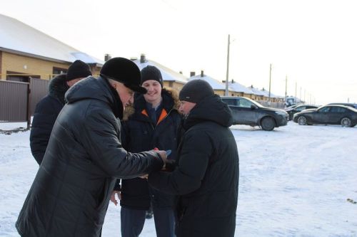 Новоселье в преддверии праздника: десять семей работников «Шешмаойл» получили ключи от новых домов