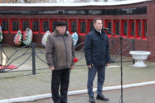 «Никто не забыт»: новошешминцы почтили память Неизвестного Солдата