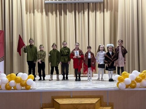 Праздничный концерт «Слава, тебе, солдат!» в Петропавловском СДК