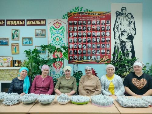 В Чертушкинском СДК  местные волонтеры подготовили травяной чай для бойцов спецоперации