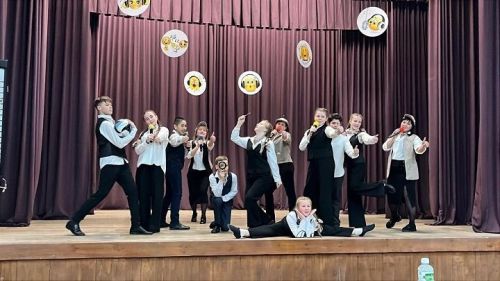 Поздравляем с победой в конкурсе «Секреты дружного класса»!  6В Новошешминской гимназии.