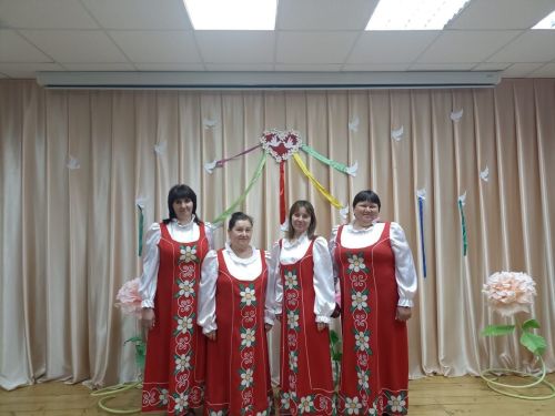 Педагог, певица и мама