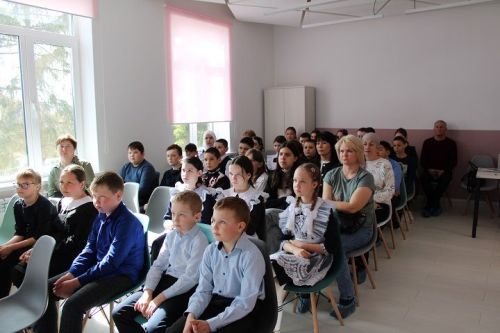 Пограничник — щит для народа, меч — для врага