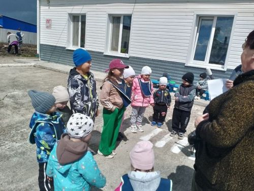 «Светофор спешит на помощь»: урок безопасности для малышей