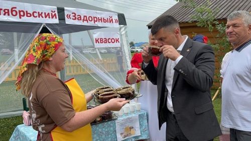 15 июня в пгт. Аксубаево на центральном майдане состоялся республиканский праздник русского фольклора «Троицкие хороводы»