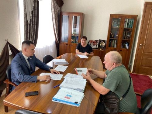 Егор Тарнавский провел личный прием жителей Новошешминского района