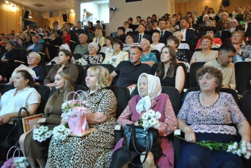 Торжество в честь работников здравоохранения состоялось в Новошешминске (фоторепортаж)