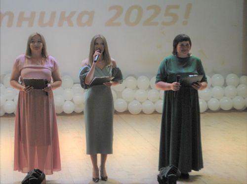 «Ак халатлы фәрештәләр»: Яңа Чишмәдә медицина хезмәткәрләрен хөрмәтләделәр