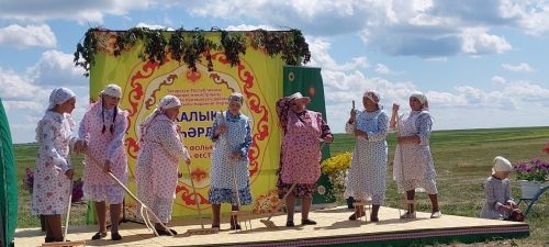 18 июльдә Яңа Чишмә районы Чертуш авылында «Халык җәүһәрләре» фольклор фестивале узды