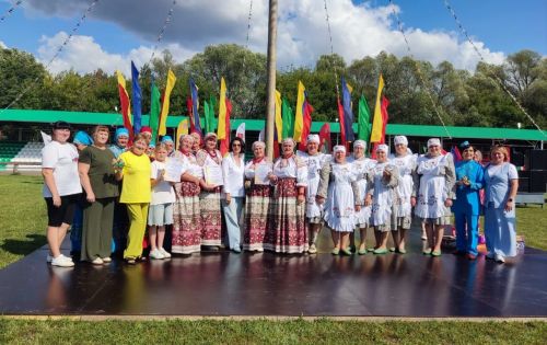 Новошешминские коллективы блестяще выступили на III Межрегиональном фольклорном фестивале «Луковая долина»