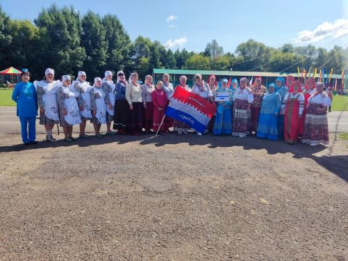 Новошешминские коллективы блестяще выступили на III Межрегиональном фольклорном фестивале «Луковая долина»