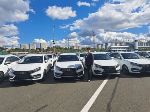 Новая «Лада Аура» для новошешминских медиков: автопарк ЦРБ пополнился современным автомобилем