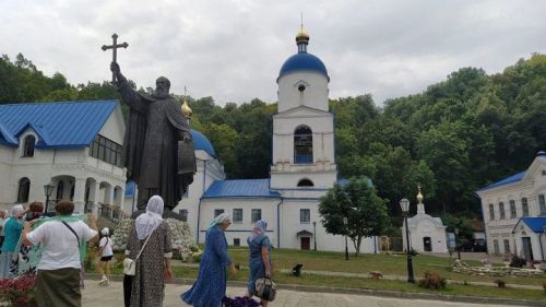 Во имя укрепления веры