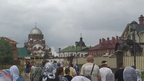 Во имя укрепления веры