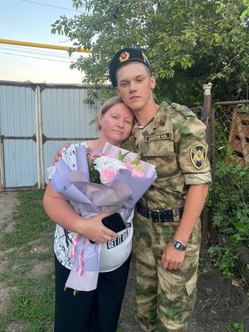 Әхмәтовлар гаиләсе: анда спорт, җыр һәм мәхәббәт хөкем сөрә