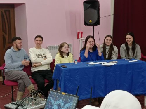 В Зиреклинском сельском клубе состоялся открытый диалог учащихся с студентами