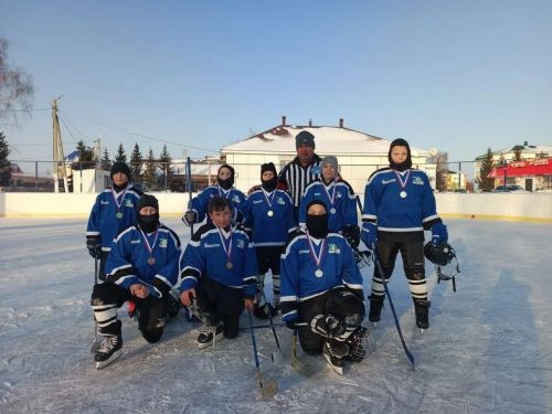Новогодний хоккейный турнир 3x3: первые победы наших воспитанников!