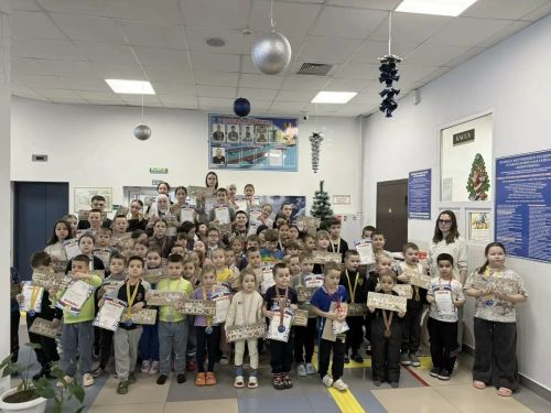 Юные пловцы покорили свои первые вершины на «Рождественском заплыве – 2026»