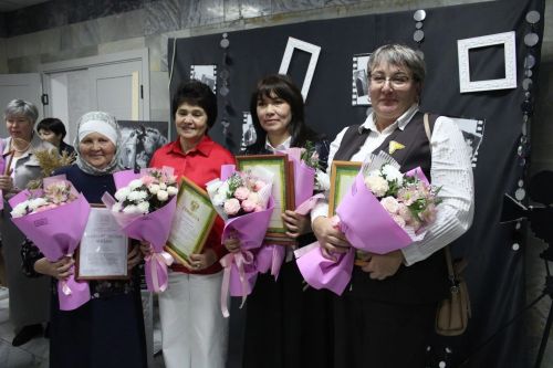 Учителей района наградили в Доме культуры (фоторепортаж)