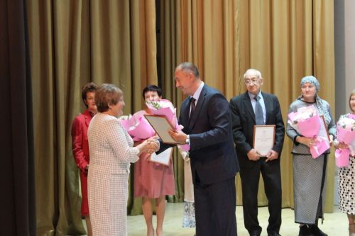 Учителей района наградили в Доме культуры (фоторепортаж)
