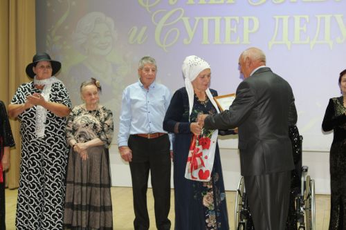 В районном доме культуры прошел конкурс красоты и таланта «Супербабушка и супердедушка»