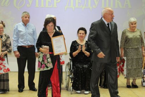 В районном доме культуры прошел конкурс красоты и таланта «Супербабушка и супердедушка»