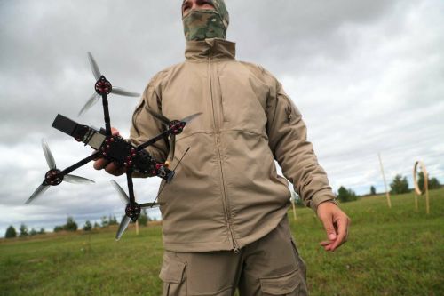 Студенты в РТ могут заключить спецконтракт на год в Войска беспилотных систем Подробнее: htt