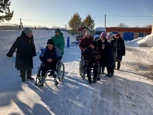 «Совет Первых» подарил весеннее настроение жителям дома-интерната