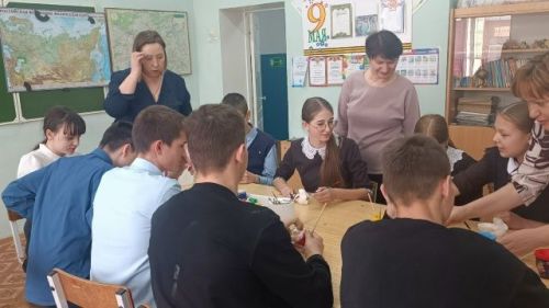 В Центре детского творчества прошли пасхальные мастер-классы для школьников