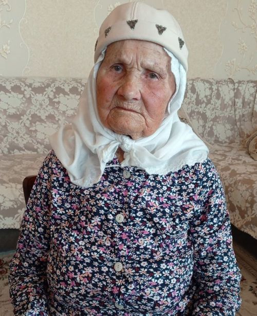 Тыл ветераны Асия апа Ахметова белән очрашу