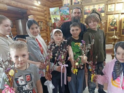 «Пасхальный кулич солдату»: в селе Ленино прошла акция в поддержку участников СВО