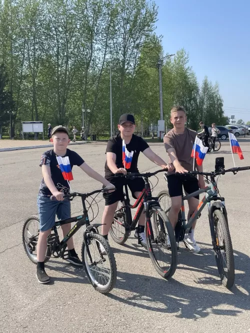 Более 50 юных новошешминцев проехали на велосипедах к Вечному огню