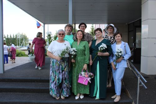 «Ангелы в белых халатах»: в Новошешминске чествовали героев медицины