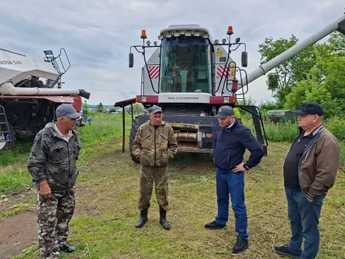 В Новошешминском районе проверили готовность комбайнов к уборке урожая