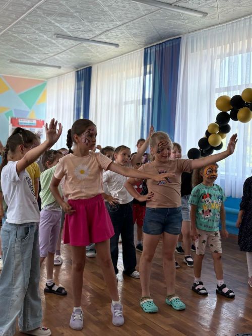«День Первых» в пришкольном лагере Новошешминска — творим, красим и танцуем!
