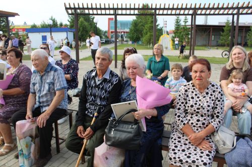 Тепло семейного очага  (фоторепортаж)