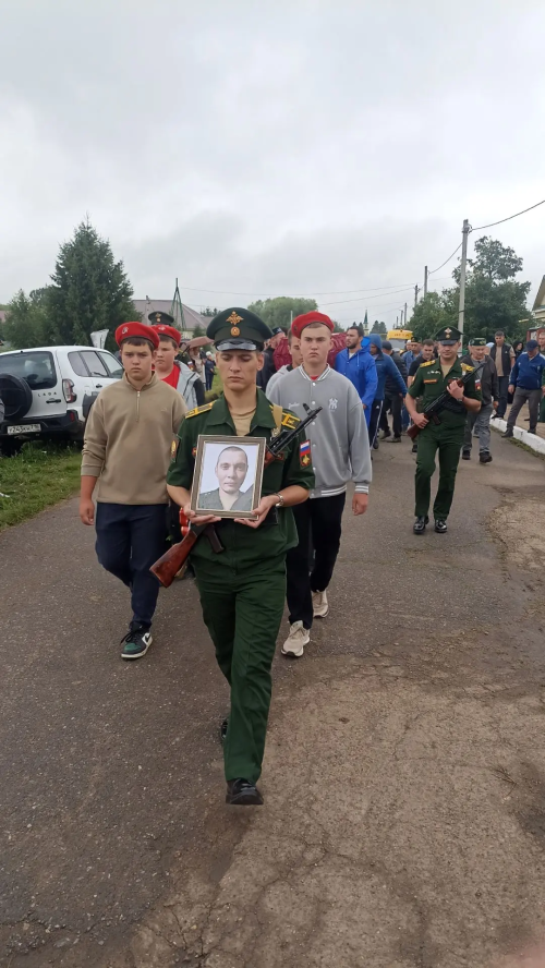 В селе Акбуре простились с бойцом, погибшим в зоне СВО