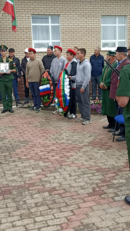 В селе Акбуре простились с бойцом, погибшим в зоне СВО