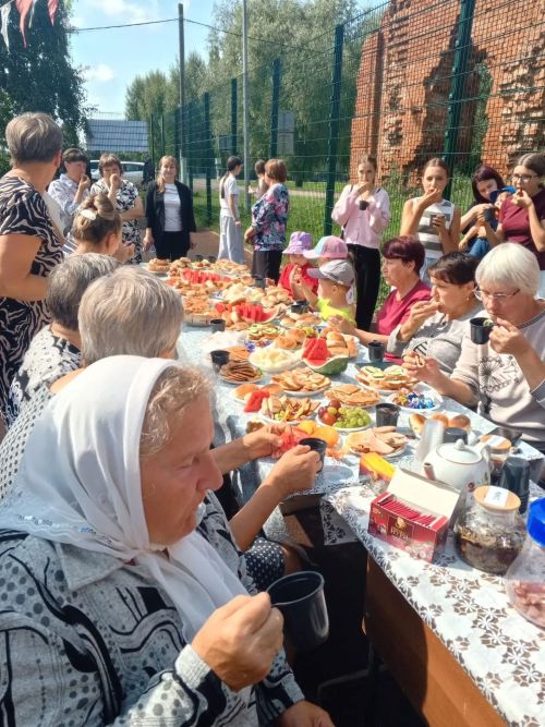 Яблочный Спас объединил жителей и гостей в Слободе Екатерининской