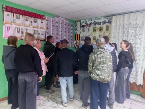 В Архангельском ДК прошел патриотический час «Сила V правде»